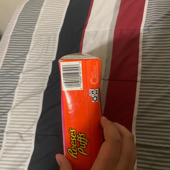 Travis Scott Reese’s puffs - Picture 3 of 5